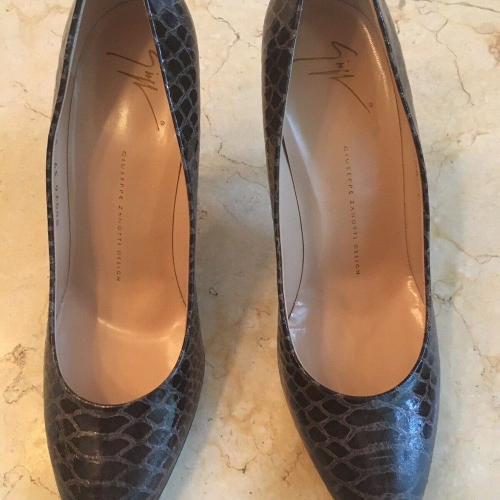 Giuseppe Zanotti Grey Snakeskin 3 1/2” Heel Size 9